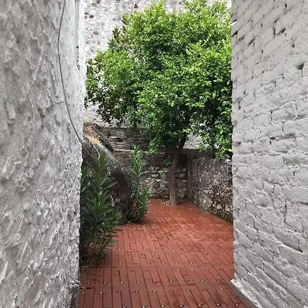 شقة Captivating Stone House With Superb Location Near Beach And Castle In