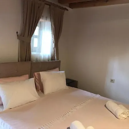 Captivating Stone House With Superb Location Near Beach And Castle In 말마리스
