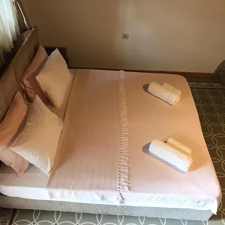 Captivating Stone House With Superb Location Near Beach And Castle In 아파트 *