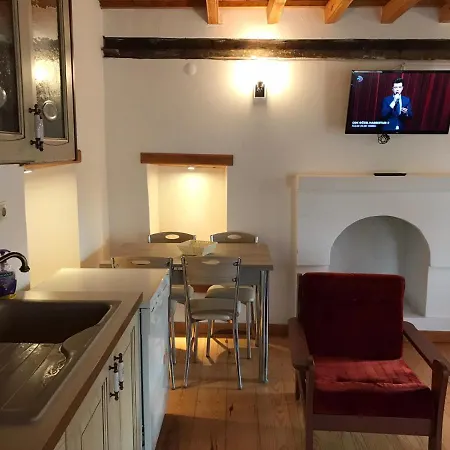 Captivating Stone House With Superb Location Near Beach And Castle In 马尔马里斯